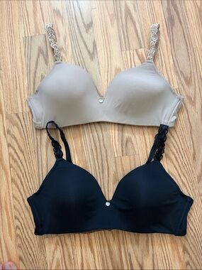 Bundle of 2 Natori Wireless Bra — Black and Nude